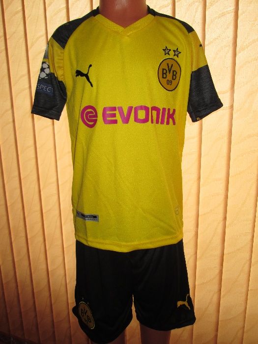 РЕТРО екипи Бор.Д. Ройс 116 размер и Юве Дибала 104 размер Сезон 2019