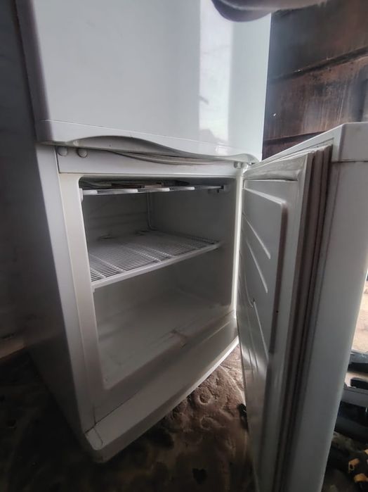 Продам холодильник 45000