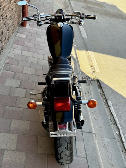 Suzuki Intruder VS 700
