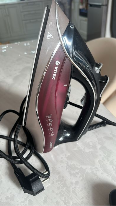 Утюг фирмы Vitek