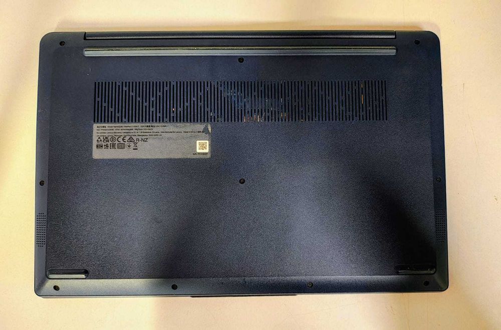 Laptop Lenovo IdeaPad 3  (AG.27) Garantie 2 ani!