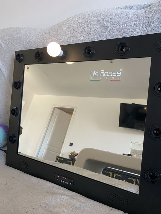 Oglinda make-up /functie bluethoot music /boxe incorporate Lila Rossa
