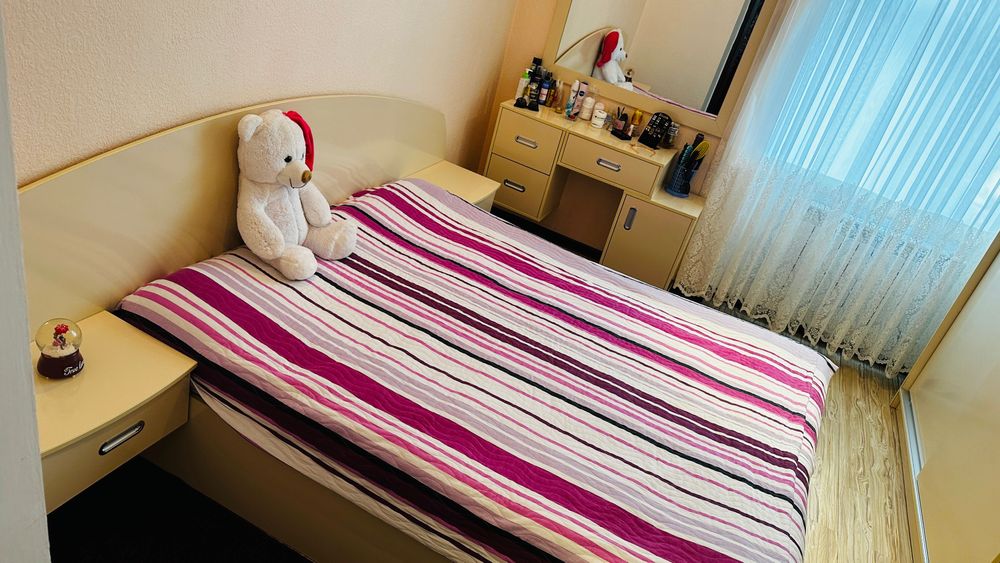 Спальный гарнитур