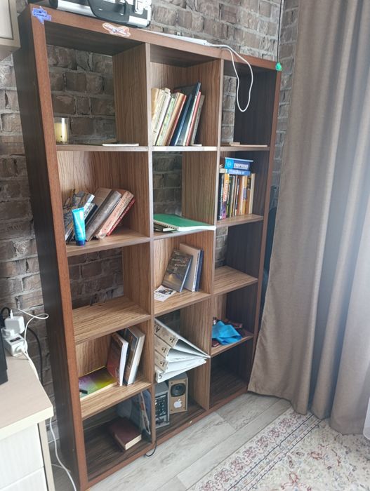 Продаю книжный шкаф