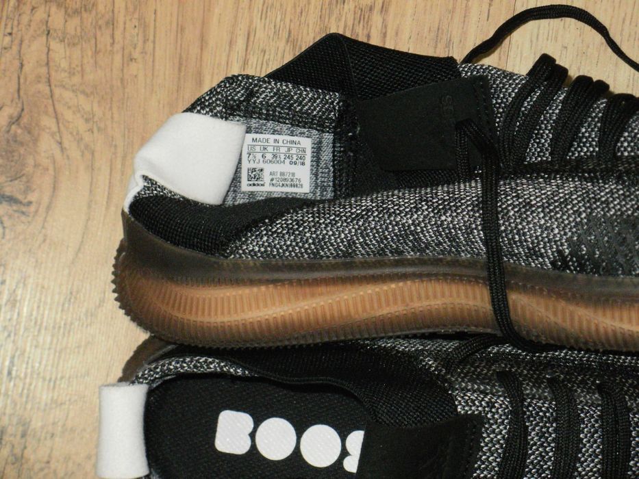 ADIDAS юношески оригинални маратонки 39.5