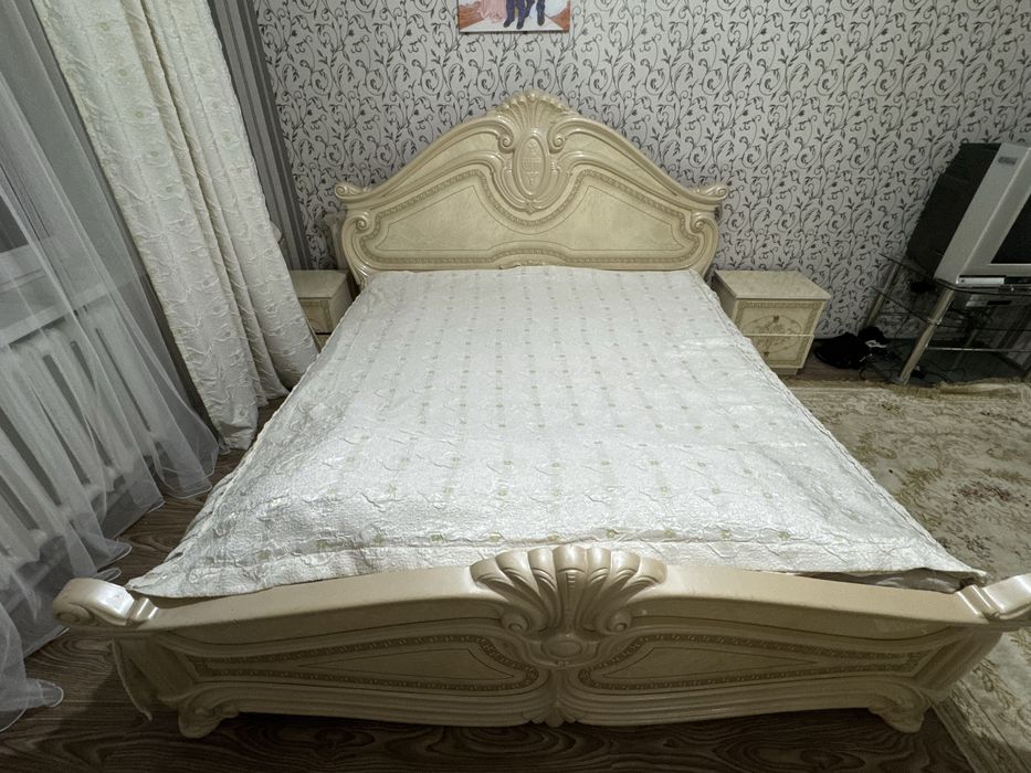 Спальный гарнитур