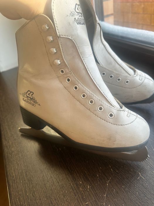 Фигурные коньки б/у