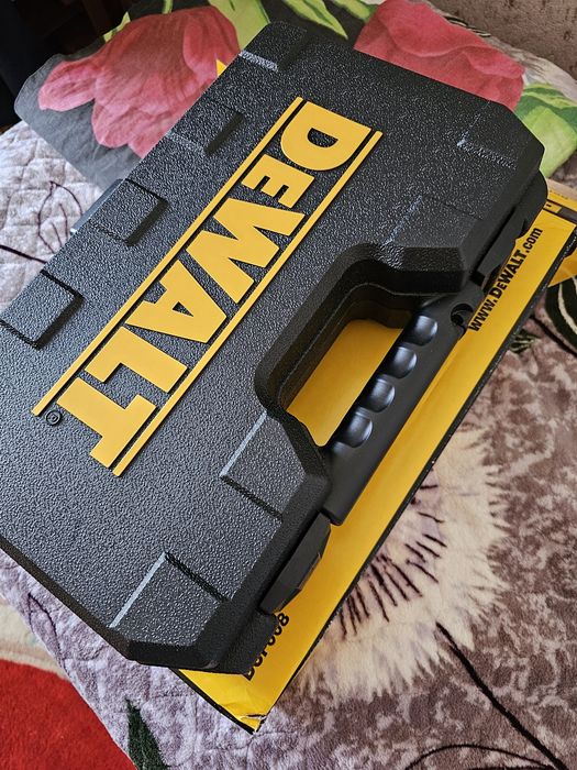 Отвертка, шуруповерт DeWALT