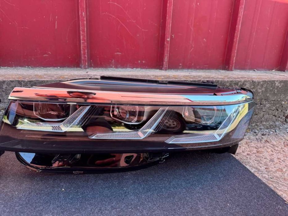 Far stanga / Dreapta VW Touareg 3 CR R-LINE LIFT 2023-2025 Europa