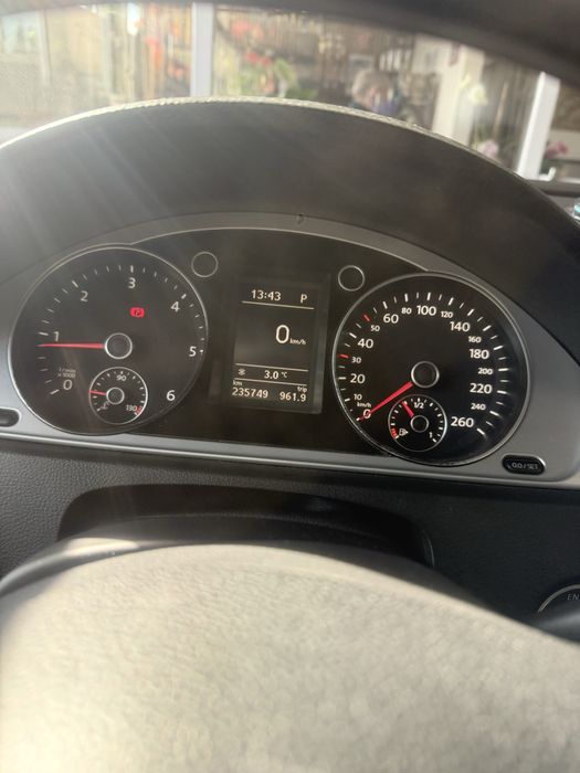 Vând Volkswagen Passat b7