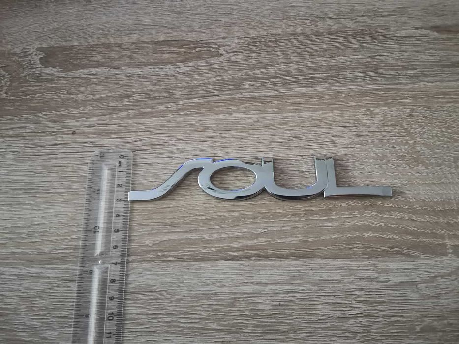Сребриста емблема Kia Soul