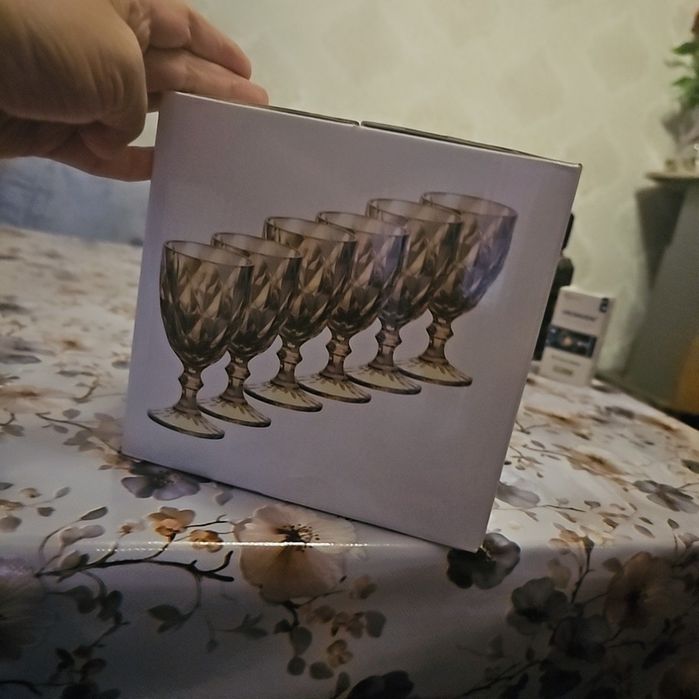 Xrustall fujerlar naborlari sotiladi