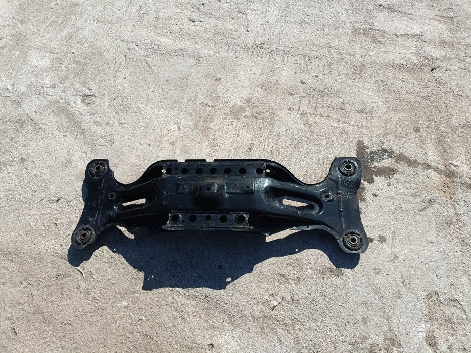 Продам подрамник Камри 40