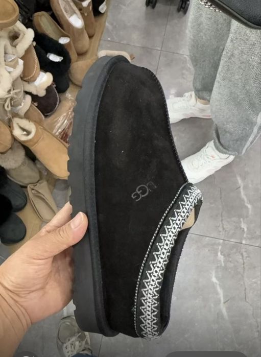 Продам женские стильные угги