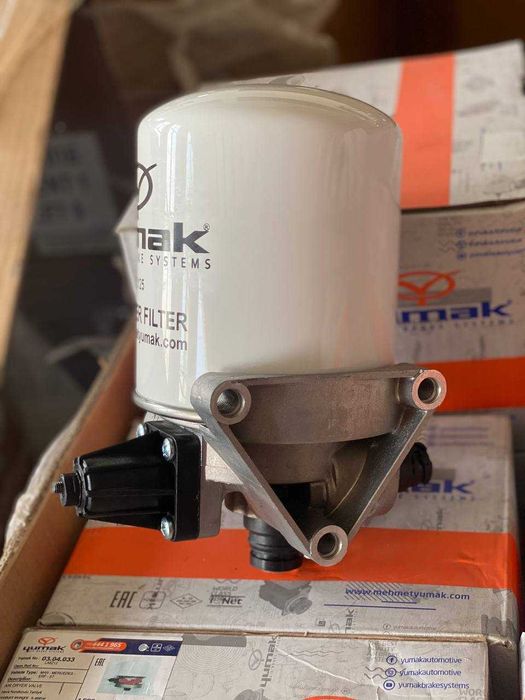 Клапан осушителя воздуха (Влагоотделитель ) на MAN TGS,TGX, DAF, VOLVO