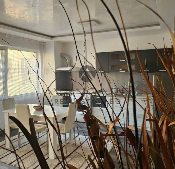 Продава се Двустаен апартамент в Пловдив, Кючук Париж - 63 кв.м за 2148 €/кв.м - Снимка #2