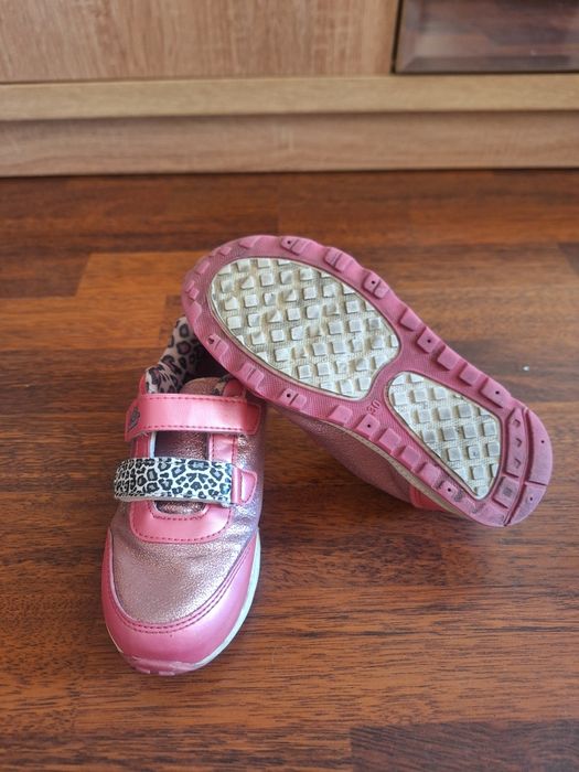 Детские кроссовки