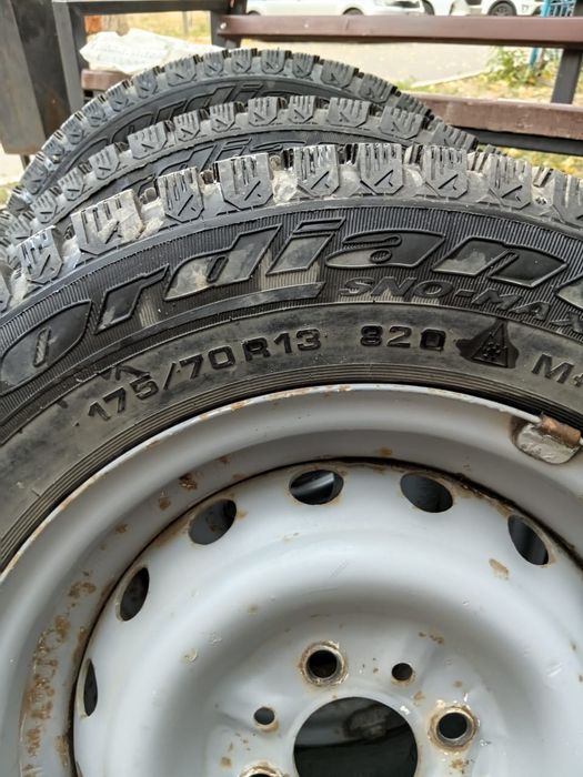 Продам зимние колеса вместе с дисками.