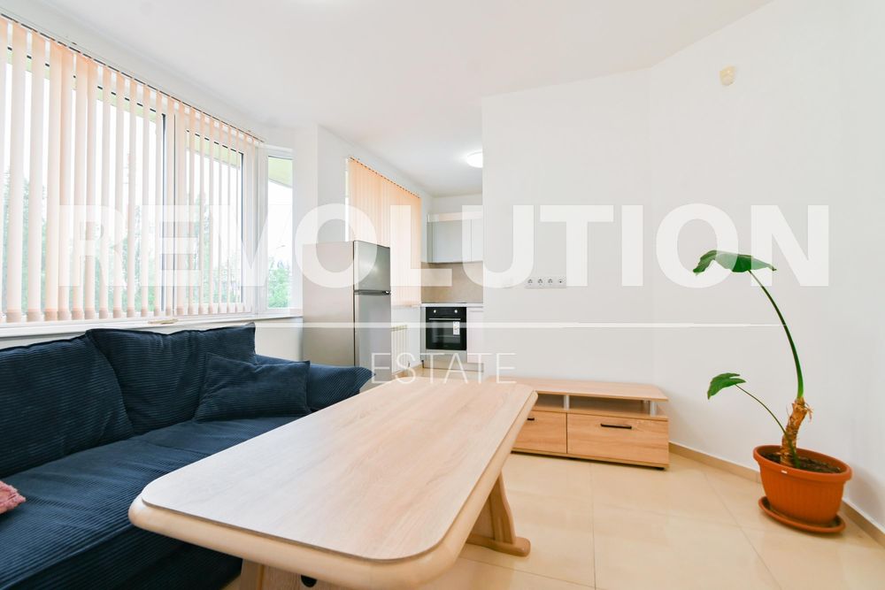 Дава се под наем Тристаен апартамент в София, Люлин 8 - 86 кв.м за 698.19 € - Снимка #1