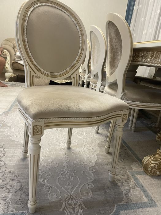 Продам стулья для гостиной