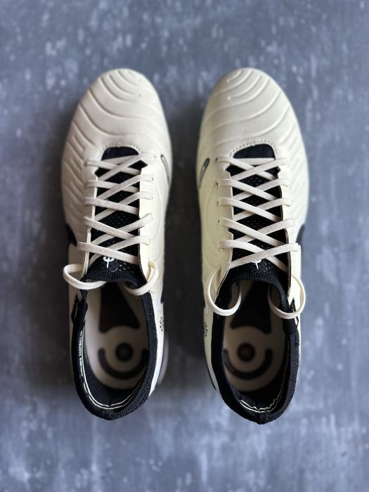 Профессиональные бутсы Nike