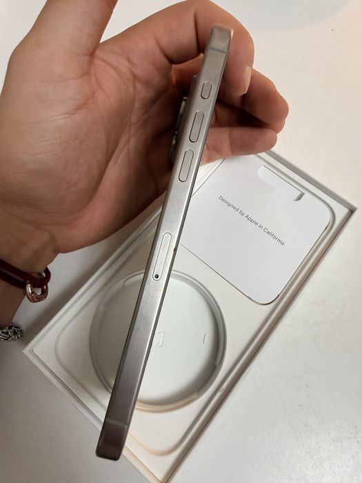 Продам iphone 15 pro max 256gb