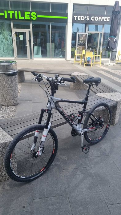 Bicicleta Full suspension Full Carbon BIXS L