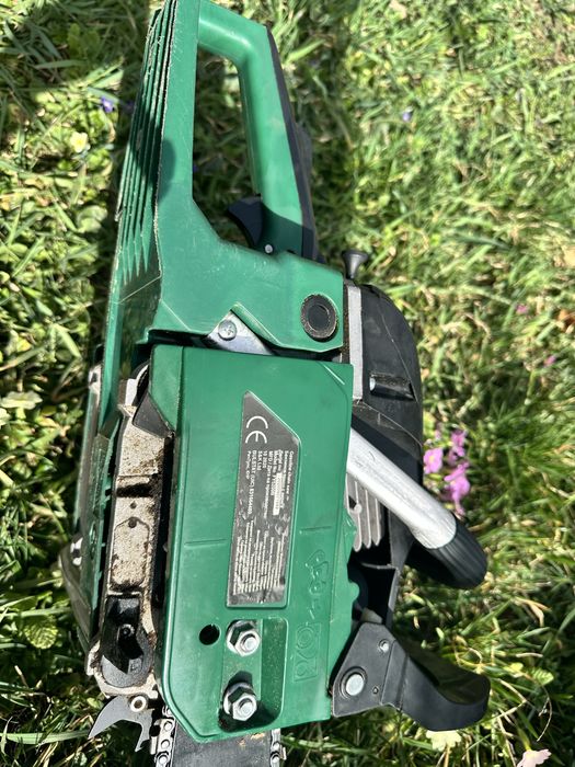 Продавам бензинова резачка  Akita 50 см верига