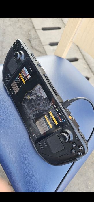 Vînd consola Steam deck oled