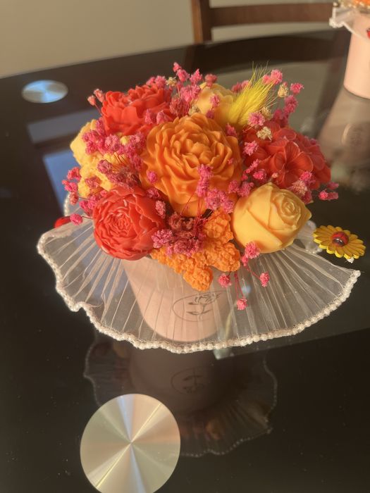 Соеви ароматни букети – подарък с нежност и стил за 8 март