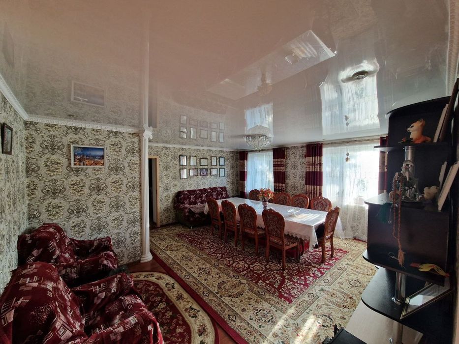 Үй сатылады 2 этаж