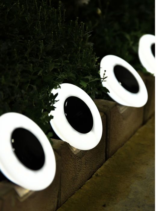 Садовый светильник на солнечных батареях