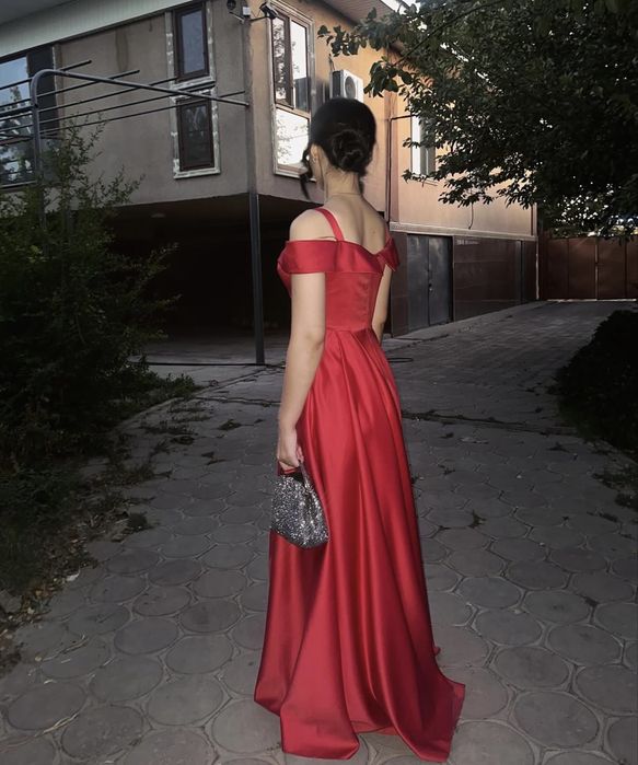 Вечернее платье, рр L,M