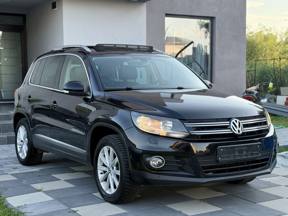 VOLKSWAGEN Tiguan