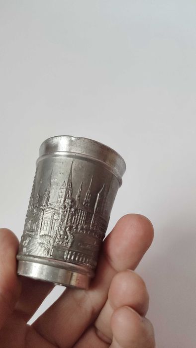 Комплект от 6 чашки/шотове от релефен калай