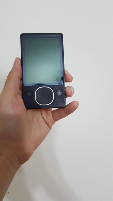 Плеер на смартфоне. Плеер mp3 экранчиком digital мп3. Мобильный медиаплеер портативный. Мобильный плеер. Мп4 плеер.