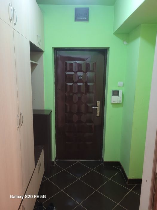 Apartament de inchiriat cu  3 camere etaj 4 ,LIFT  pe strada munteniei