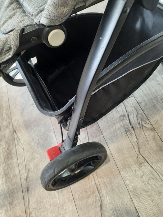 Продам детскую каляску 10000