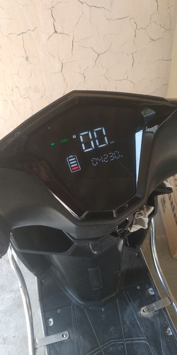 Skuter tesla elektro