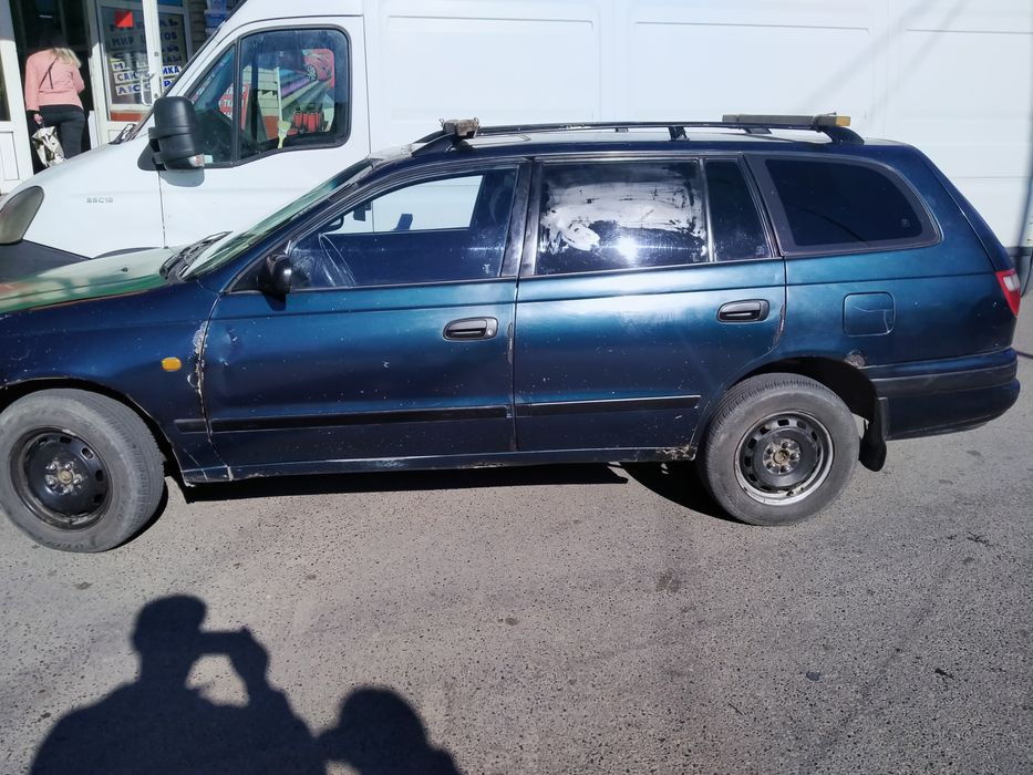 Продам Карина универсал 1.6