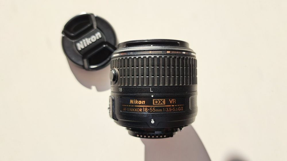 Фотоапарат Nikon D3300 с три обектива, телеконвертор, макро, чанта