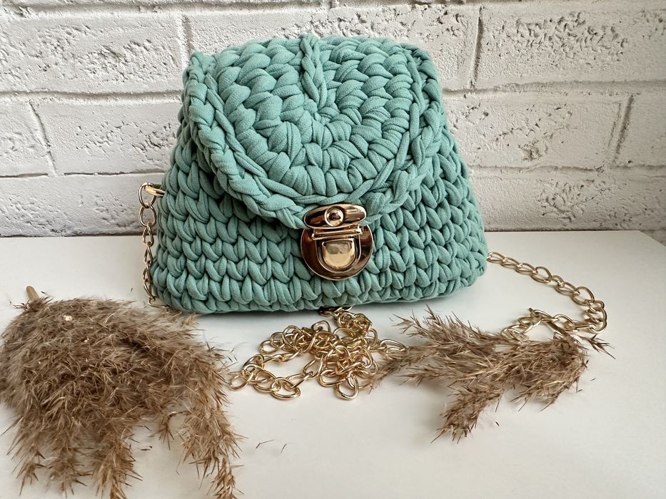 Ръчно плетена чанта бордо