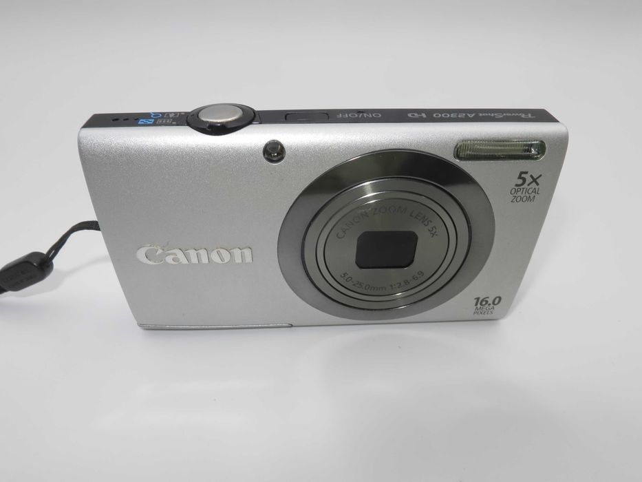 Canon PowerShot A2400 ултра компактен цифров фотоапарат, дигитална камера, 16MP, като НОВА, пълен комплект, работи отлично!