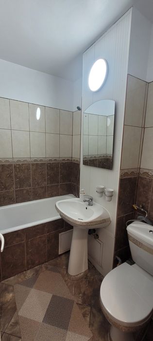 Închiriez apartament 2 camere m 6