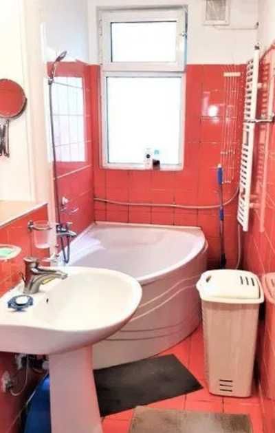 Дава се под наем Едностаен апартамент в Пловдив, Център - 45 кв.м за 163.2 € - Снимка #1