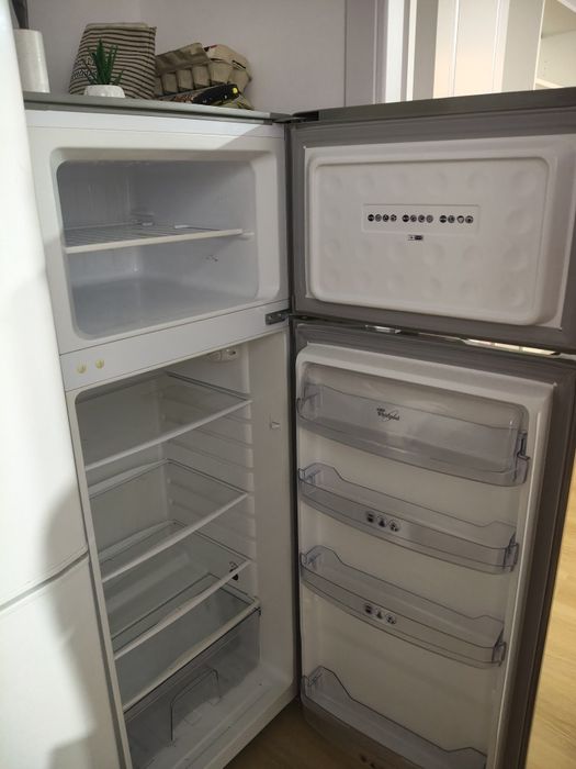 Frigider Whirlpool