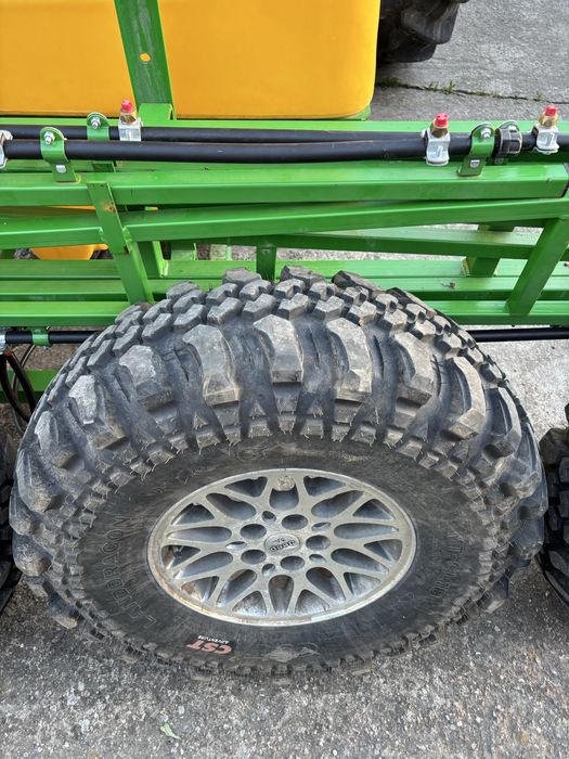 Продавам гуми cst 33”