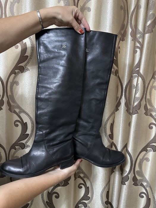 Продам осенние сапоги Basconi
