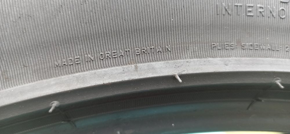 Шины 255/40 R21 Pirelli из Германии