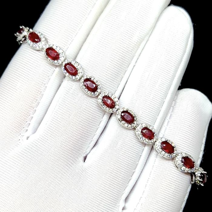 Прекрасный браслет с натуральными Рубинами